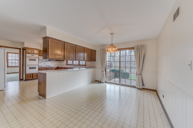 1110 Shady Ln, Wheaton, IL 60187 photo 7