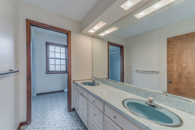 1110 Shady Ln, Wheaton, IL 60187 photo 18