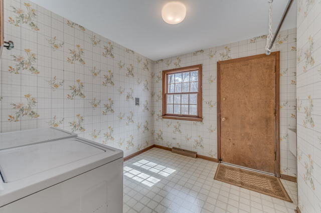 1110 Shady Ln, Wheaton, IL 60187 photo 12