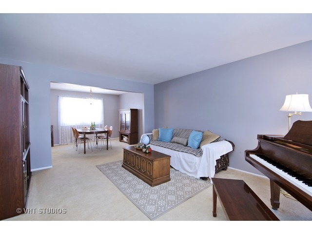 600 Randi Ln, Hoffman Estates, IL 60169 photo 6