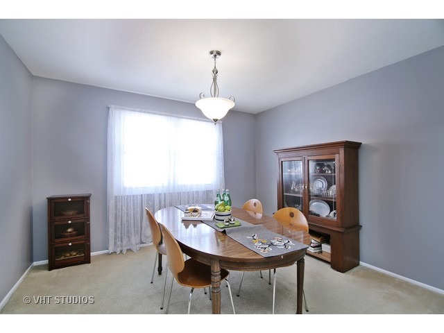 600 Randi Ln, Hoffman Estates, IL 60169 photo 10