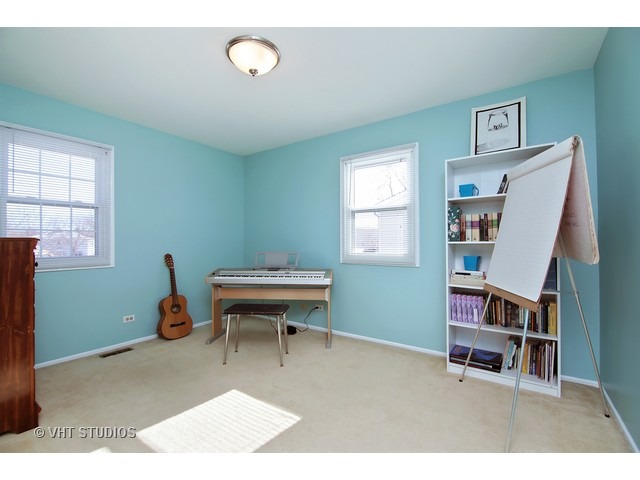 600 Randi Ln, Hoffman Estates, IL 60169 photo 18