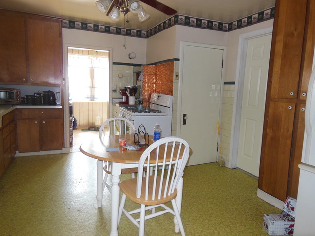 1522 3rd St, Peru, IL 61354 photo 2