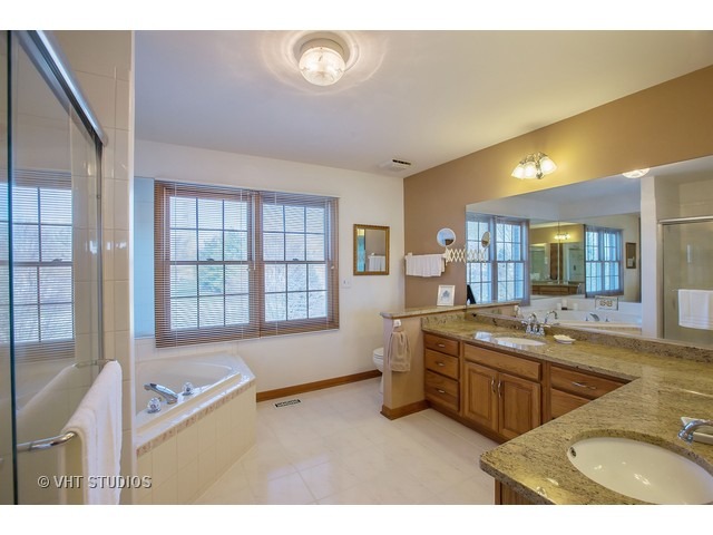 23 Brittany Dr, Cary, IL 60013 photo 12