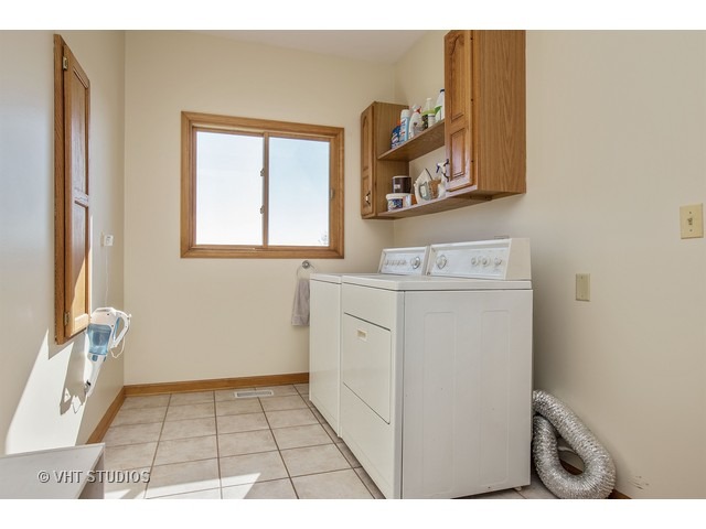 23 Brittany Dr, Cary, IL 60013 photo 17