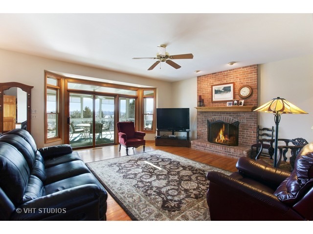 23 Brittany Dr, Cary, IL 60013 photo 8