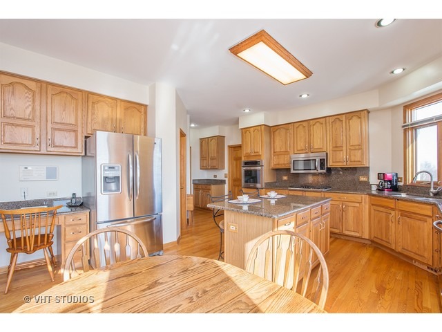 23 Brittany Dr, Cary, IL 60013 photo 4