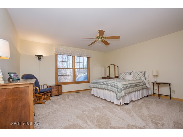 23 Brittany Dr, Cary, IL 60013 photo 15