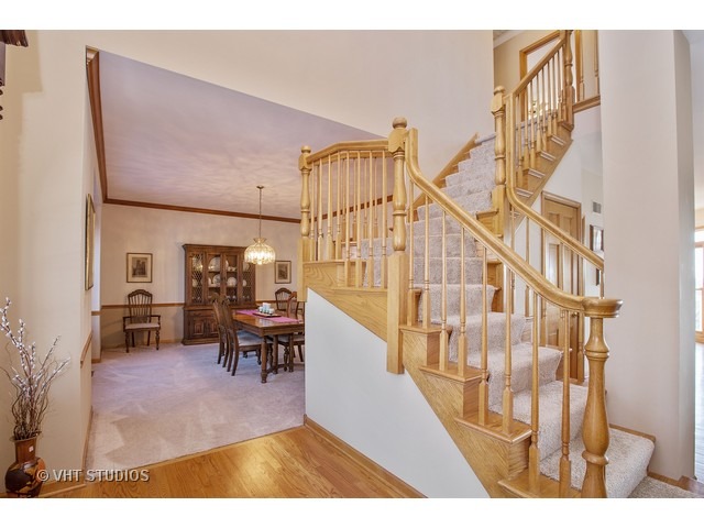 23 Brittany Dr, Cary, IL 60013 photo 2