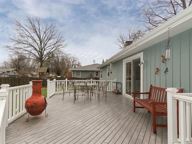715 Bennett Dr, Elgin, IL 60120 photo 19