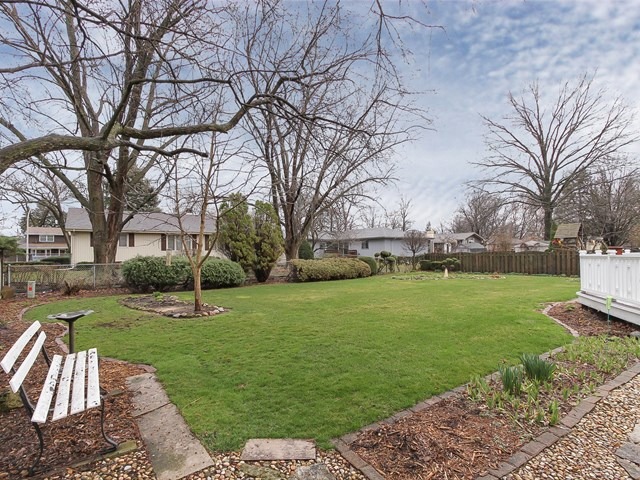715 Bennett Dr, Elgin, IL 60120 photo 20