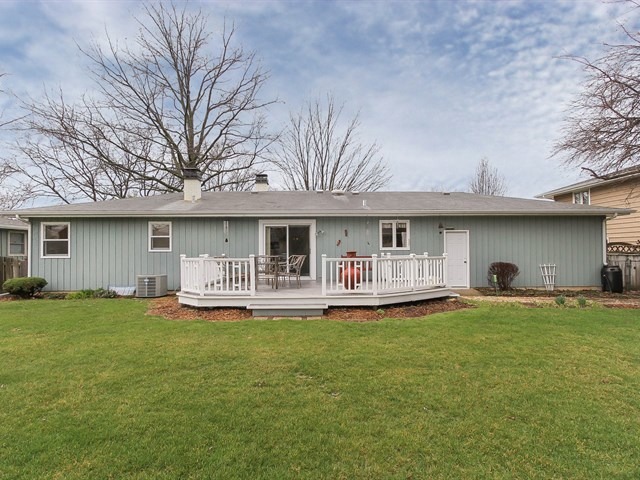 715 Bennett Dr, Elgin, IL 60120 photo 21