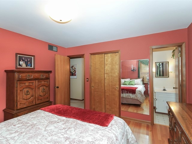 715 Bennett Dr, Elgin, IL 60120 photo 13