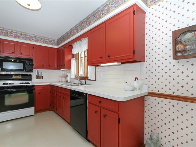 715 Bennett Dr, Elgin, IL 60120 photo 7