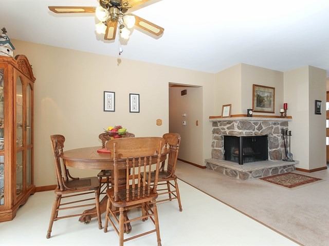 715 Bennett Dr, Elgin, IL 60120 photo 11