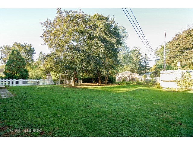 216 Pinecroft Dr, Roselle, IL 60172 photo 15