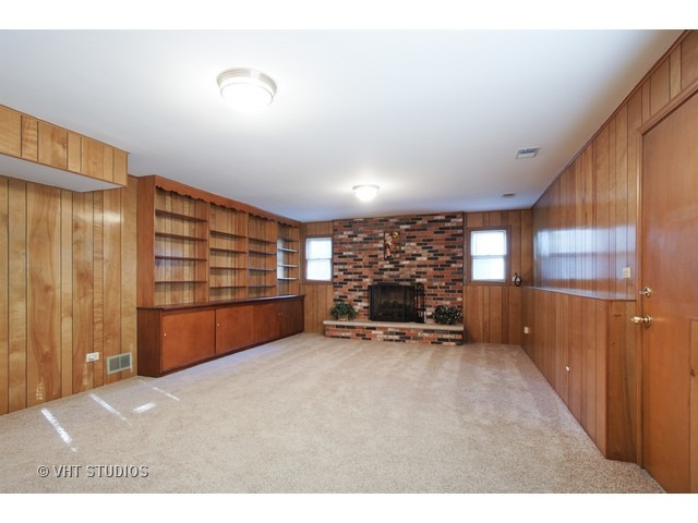216 Pinecroft Dr, Roselle, IL 60172 photo 7