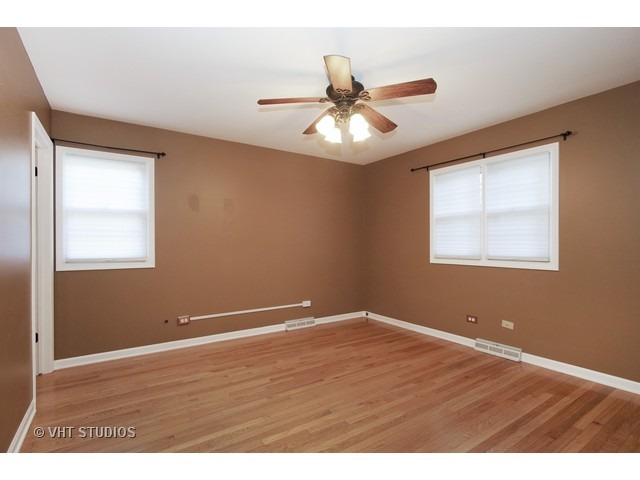 216 Pinecroft Dr, Roselle, IL 60172 photo 8