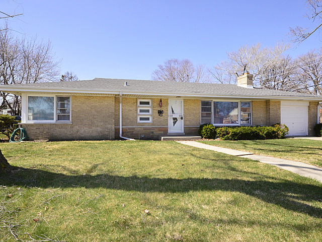 7600 Kedvale Ave, Skokie, IL 60076 photo 1