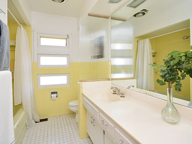 7600 Kedvale Ave, Skokie, IL 60076 photo 14