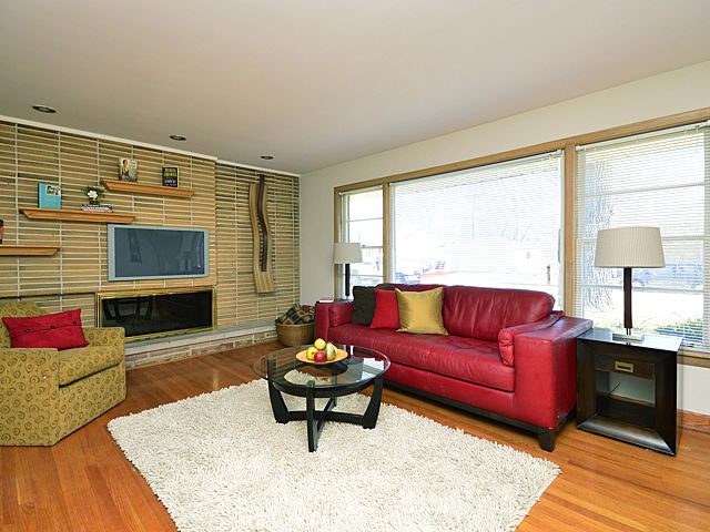 7600 Kedvale Ave, Skokie, IL 60076 photo 3
