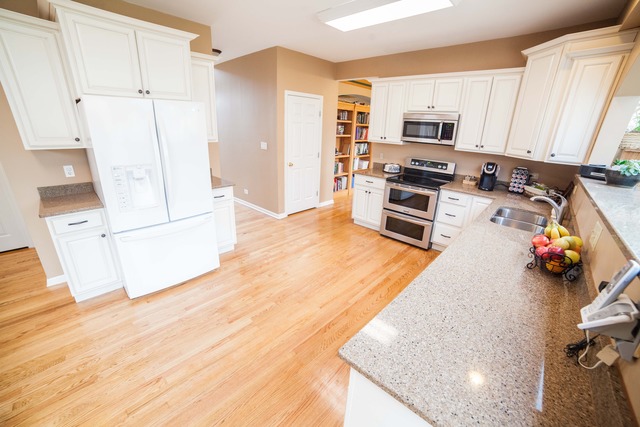 25445 W Gateway Cir, Plainfield, IL 60585 photo 3