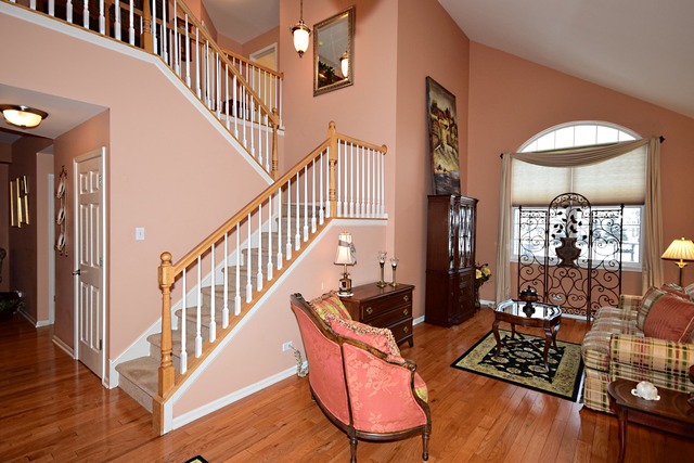500 Tamarack Dr, Bartlett, IL 60103 photo 3