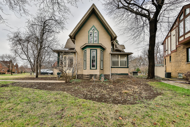 482 Longcommon Rd, Riverside, IL 60546 photo 1