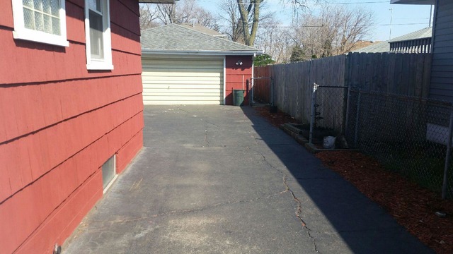 17423 Community St, Lansing, IL 60438 photo 2