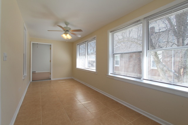 1017 Hill Ave, Elgin, IL 60120 photo 2
