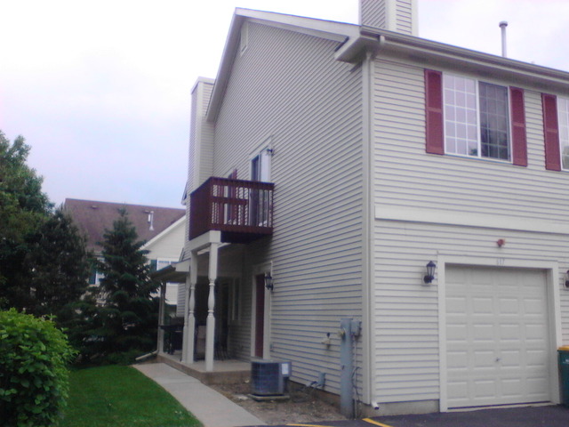 617 Windsor Dr, Fox Lake, IL 60020 photo 1