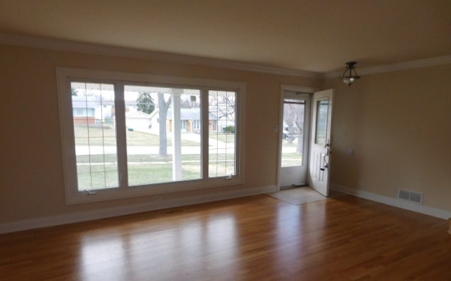 1465 Gentry Rd, Hoffman Estates, IL 60169 photo 4