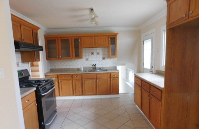 1465 Gentry Rd, Hoffman Estates, IL 60169 photo 5