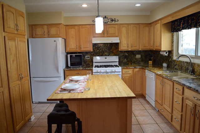 1721 Warbler Dr, Naperville, IL 60565 photo 8
