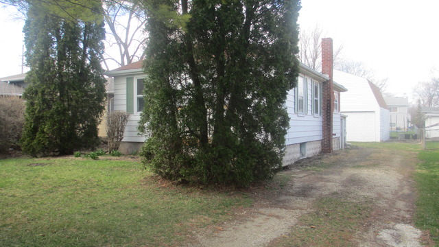 1411 E Lowden Ave, Wheaton, IL 60189 photo 2