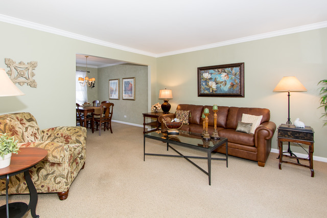 2097 Childs Ct, Wheaton, IL 60187 photo 3