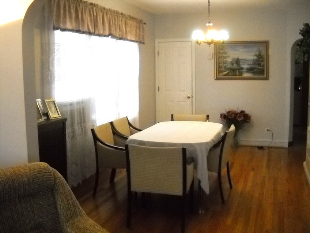 5541 W Cornelia Ave, Chicago, IL 60641 photo 4