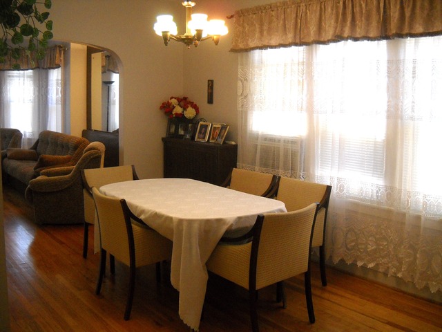 5541 W Cornelia Ave, Chicago, IL 60641 photo 3