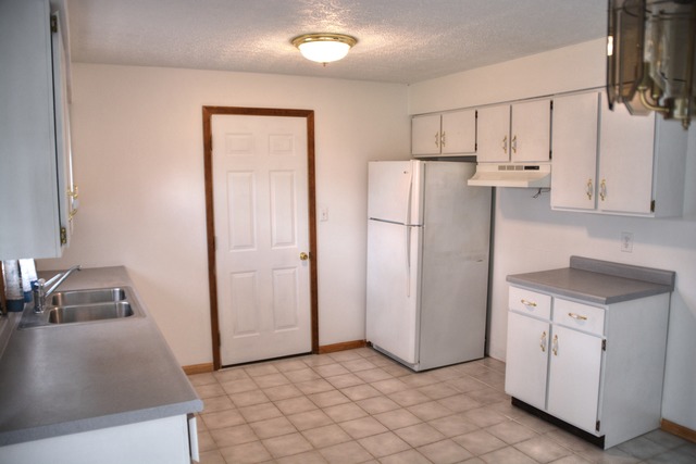 504 E Juniper Ln, Bradley, IL 60915 photo 3