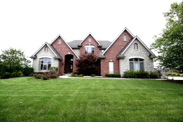 19821 Breckenridge Dr, Mokena, IL 60448 photo 1