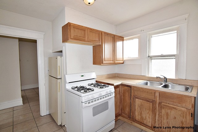 761 E New York St, Aurora, IL 60505 photo 2