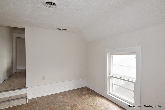 761 E New York St, Aurora, IL 60505 photo 3