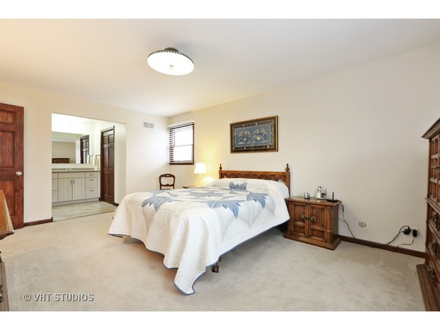 1638 Hemstock Ave, Wheaton, IL 60189 photo 11