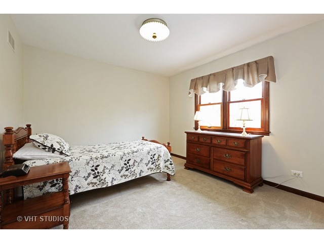 1638 Hemstock Ave, Wheaton, IL 60189 photo 13