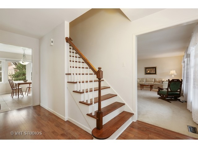 1638 Hemstock Ave, Wheaton, IL 60189 photo 2