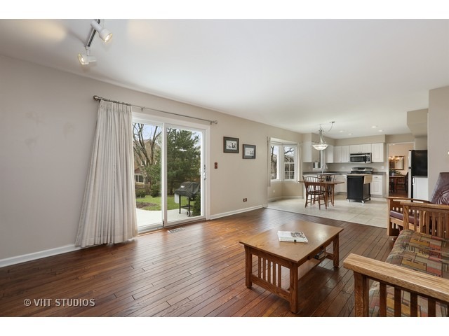 1638 Hemstock Ave, Wheaton, IL 60189 photo 6