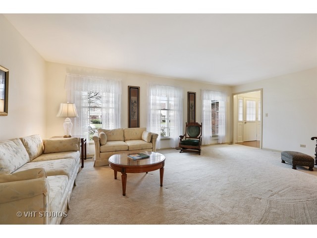1638 Hemstock Ave, Wheaton, IL 60189 photo 8