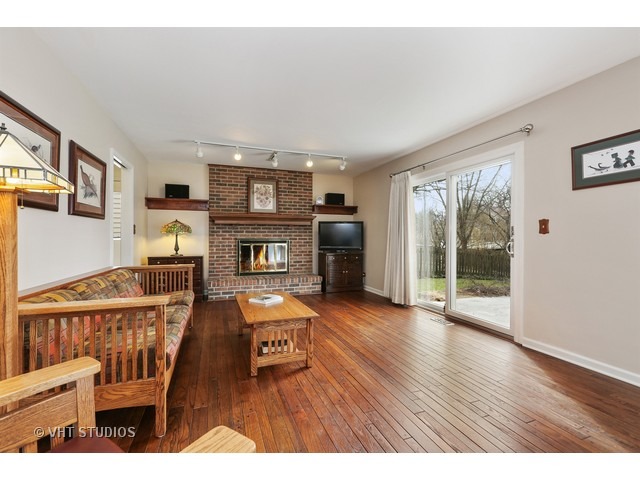 1638 Hemstock Ave, Wheaton, IL 60189 photo 5