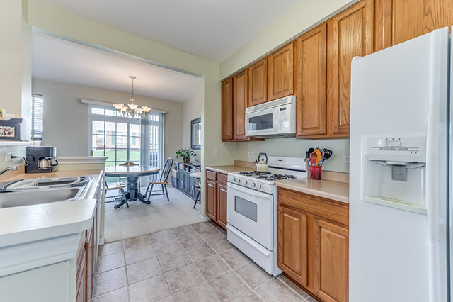24011 Walnut Cir, Plainfield, IL 60585 photo 8
