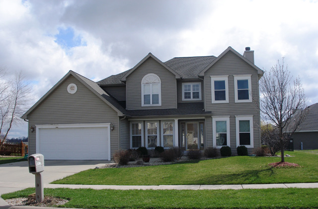 1411 Sycamore St, Peru, IL 61354 photo 1